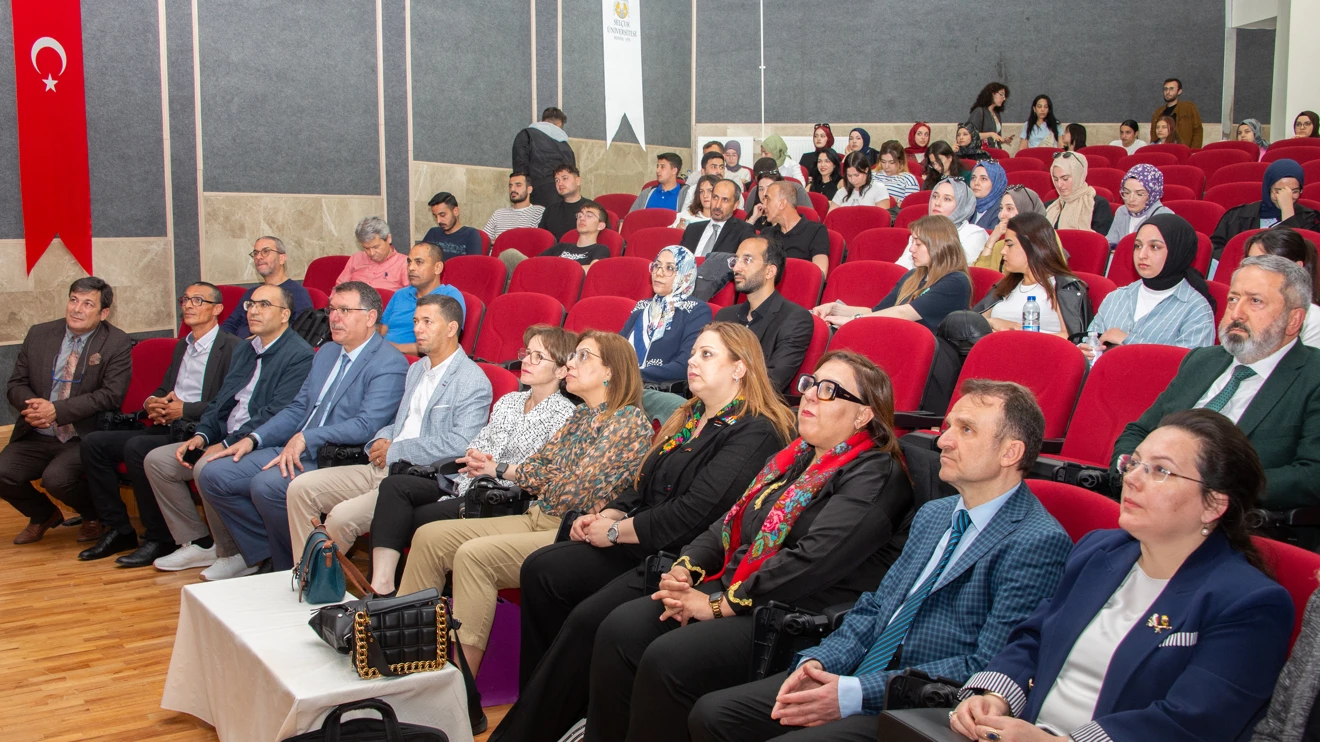 Selçuk Üniversitesinde uluslararası ekolojik yapay zeka çalıştayı başladı